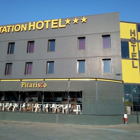 Station Hotel Viana Exterior foto